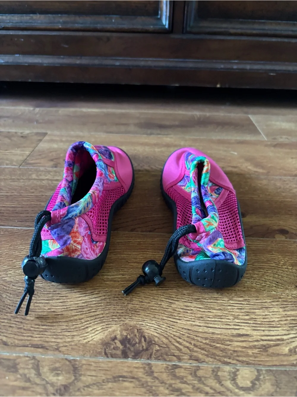 Girls' Pink Floral-Accent Water Shoes with Bungee Closure in size 13